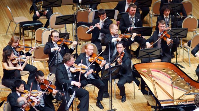 Taglio del nastro per la Stagione Concertistica dell'Araba Fenice