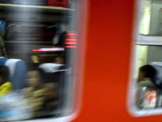 Pugni al capo treno, setto nasale rotto 30 giorni di prognosi