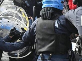Corteo anarchico a Spoleto, polizia disperde manifestanti