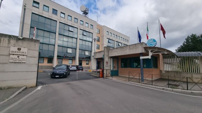 Rapina aggravata, estorsione e ricettazione, minorenni indagati