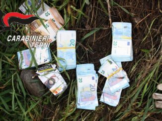 Armato di coltello rapina in banca ad Orvieto, fermato dai carabinieri un 57enne