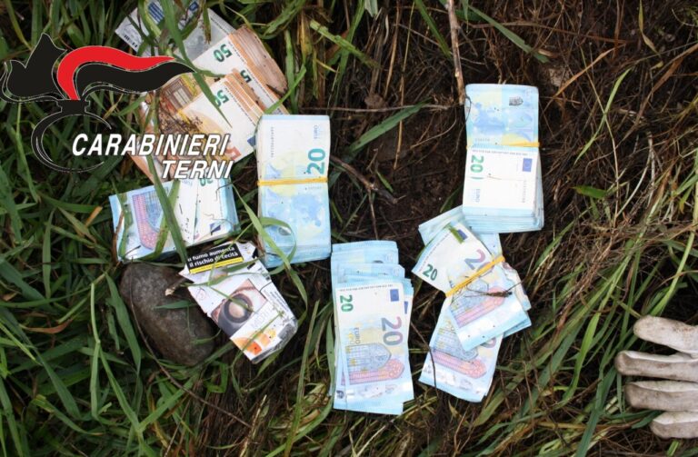 Armato di coltello rapina in banca ad Orvieto, fermato dai carabinieri un 57enne