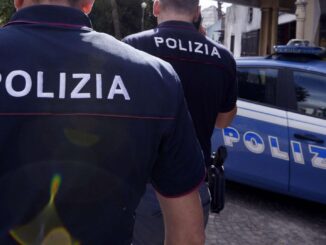 Falso agente polstrada chiede denaro in prestito, denunciato