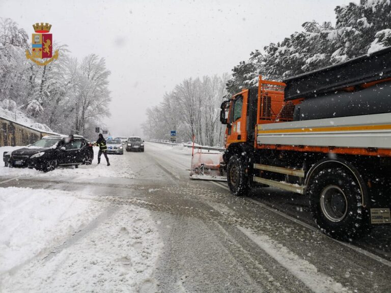 Sicurezza, viabilità strade e maltempo, le foto della polizia stradale