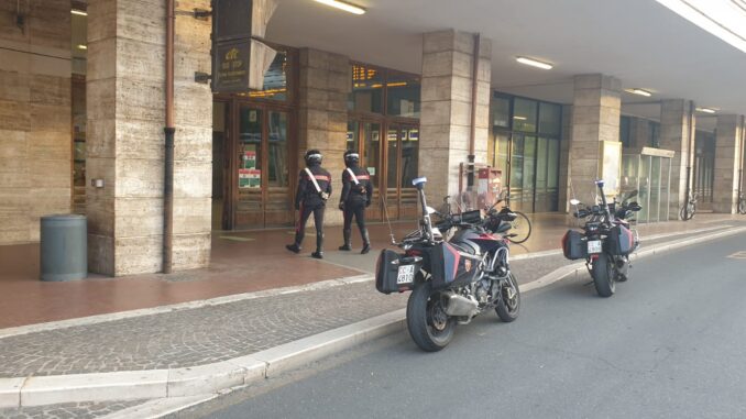I carabinieri arrestano uno spacciatore che “taglieggiava” gli studenti