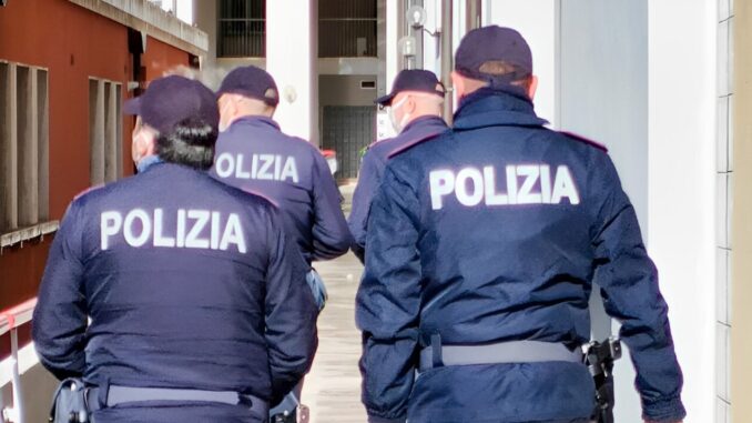 Fermato dopo il tentativo di furto: la Polizia di Stato arresta un 40enne