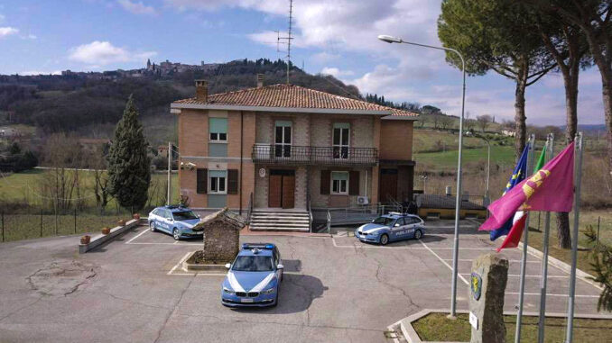 Guidava drogato, Polizia stradale denuncia un 43enne