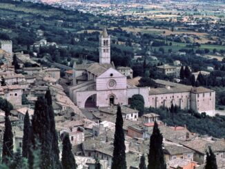 Assisani ai domiciliari per tre giorni, vietato uscire tutti sequestrati