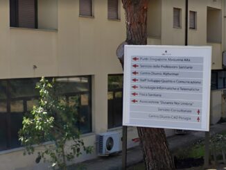 Presidio davanti consultorio a Perugia, adesione degli studenti