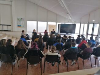 Pretendiamo Legalità gli studenti e il commissario capo Politano