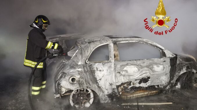 Auto a fuoco a Ripa, c'è il sospetto del dolo