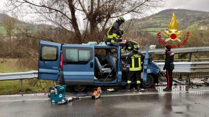 Incidente stradale sulla Pian d'Assino, ferito grave in ospedale