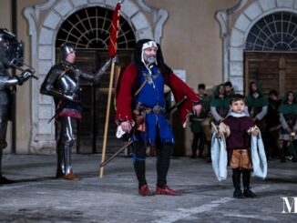 La pioggia non ferma i turisti alla Corsa all'Anello di Narni