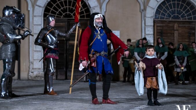 La pioggia non ferma i turisti alla Corsa all'Anello di Narni
