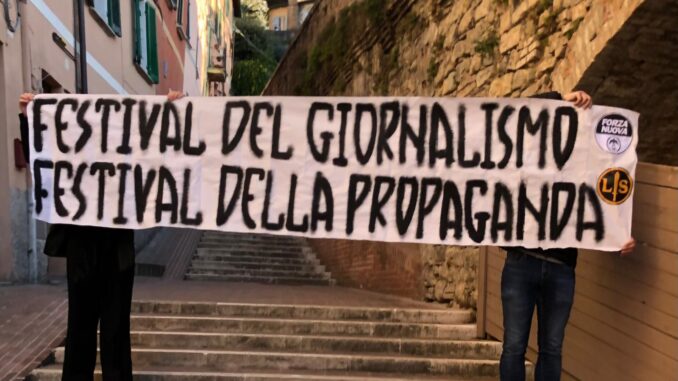 Festival troppo schierato, manifesto critico in via Appia a Perugia