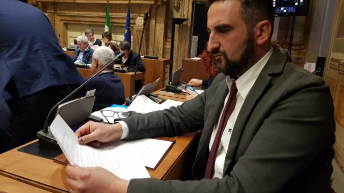 M5s, Luca Simonetti, striglia Stefano Bandecchi su riscossioni
