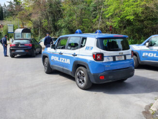 Va in giro con la patente falsa, straniero denunciato dalla polizia