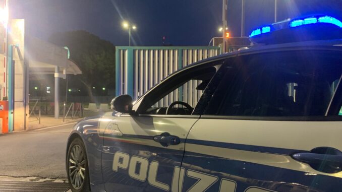 La polizia di Stato denuncia due cittadini stranieri per furto