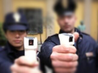 Poliziotti aggrediti da straniero a Ponte San Giovanni, arrestato grazie allo spray urticante