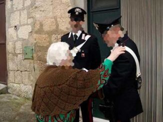 Incassa assegni di un’anziana, 3400 € carabinieri denunciano colf