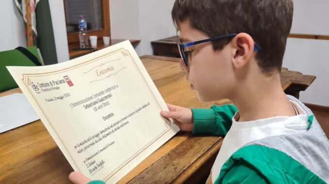 Premiato, a Paciano, il "bimbo eroe" salvò il padre colto da malore