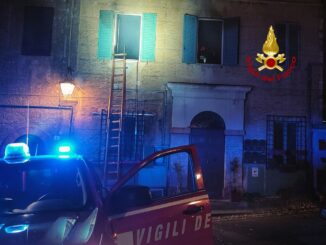 Incendio a Spoleto, Vigili del fuoco e Forze dell'ordine sul posto