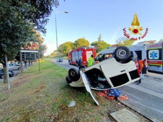 Incidente tra due auto a Ripa, una persona ferita lieve e un'altra illesa