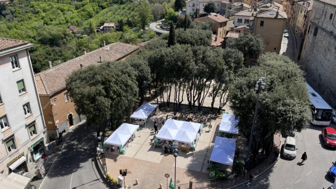 In Piazza Puletti di nuovo il mercato dell'Arco Etrusco a Perugia