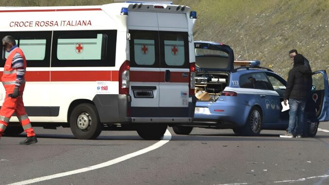 Sprangate in testa, lite tra stranieri finisce nel sangue, due in ospedale