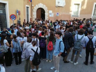Maturandi liceo Perugia tra Angela e Quasimodo