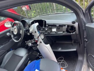 Devastazione notturna a Perugia: Fiat 500 sventrate e distrutte da ignoti