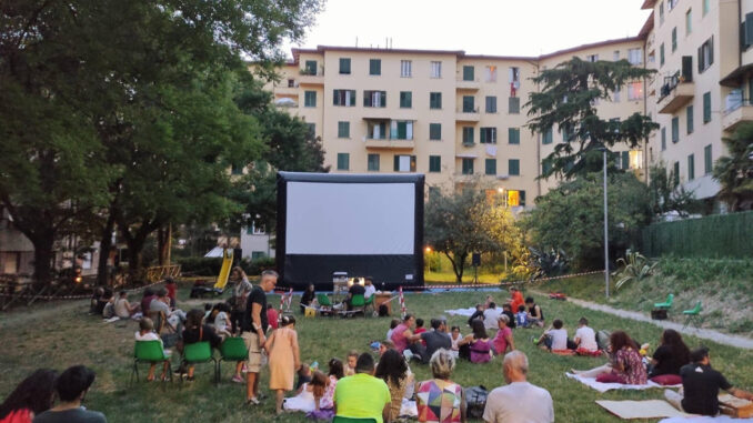 Cinema al Parco: La Donna Elettrica, anti commedia contemporanea a Perugia