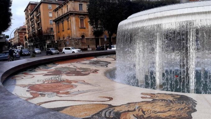 La Fontana dello Zodiaco: Ruggine e errori esecuzione, sospendere lavori