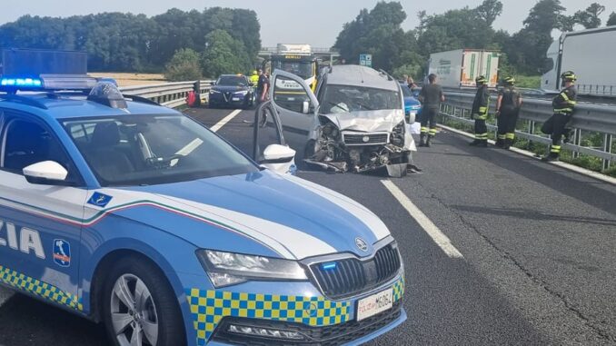 Gravissimo incidente sull'A1, muore ragazza di 16 anni, due persone ferite