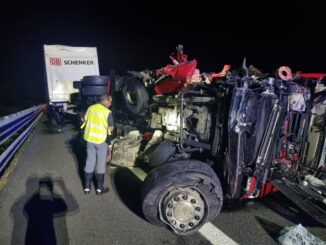 Tamponamento nella notte tra camion a Chiusi, inferno in autostrada del Sole, gravi i due autisti
