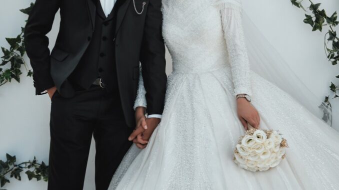Combinavano il matrimonio delle figlie, genitori a processo