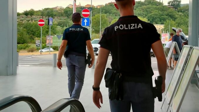 Aggredita donna a Santa Maria degli Angeli, 3 denunce per lesioni e minacce