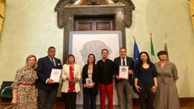 Todi Festival 2023 si apre con l’omaggio di Iaia Forte a Patrizia Cavalli