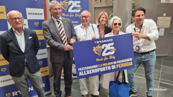Ryanair celebra 25 anni in Italia & 2,5 milioni di passeggeri trasportati a Perugia