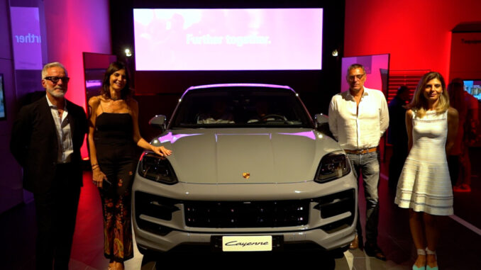 Presentazione in grande stile per la nuova Porsche Cayenne