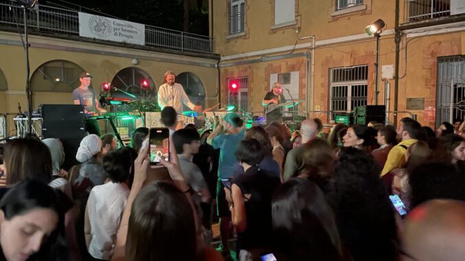UnistraPg celebra conclusione anno con serata musica no-stop