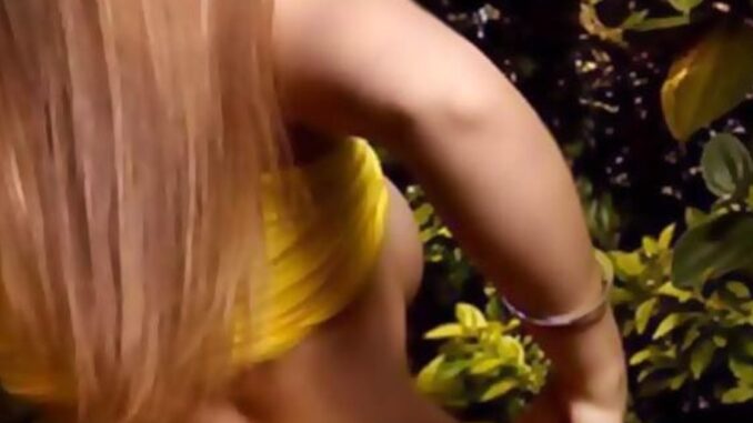 Le escort durante l'estate si spostano al mare, le località preferite per il sesso a pagamento