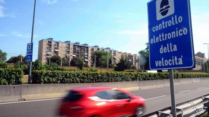 Aveva una visita medica importante ed accelera, multato da autovelox fantasma