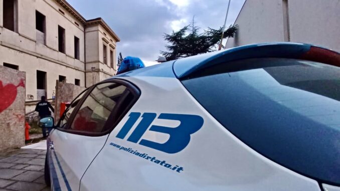 Senza documenti e con ordine espulsione, invade pure edificio. Straniero denunciato!