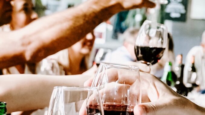 Calici di stelle si brinda nelle cantine umbre da 28 luglio al 20 agosto