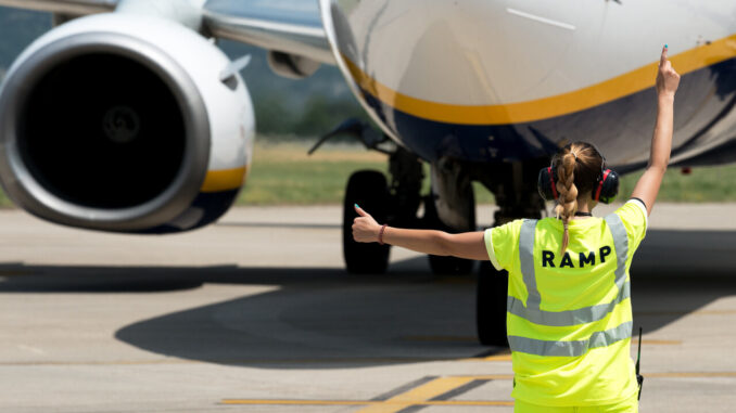 Aeroporto celebra record passeggeri, Cgil, ma lavoratori trascurati