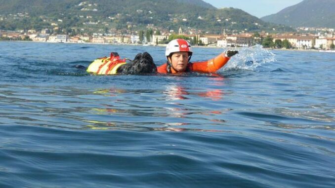 Tragedia in mare a Cattolica: donna di 75 anni muore davanti alla figlia