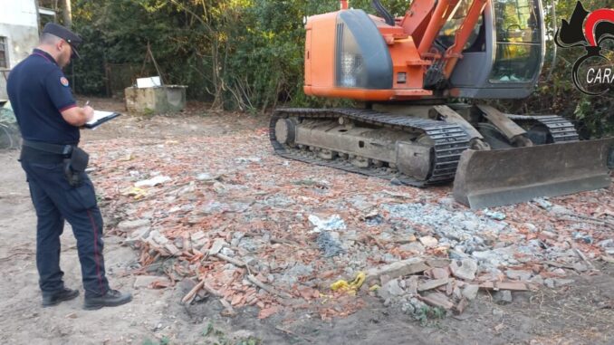 150 tonnellate di rifiuti speciali, eternit interrato in villa a Castiglione del Lago, denunciati in quattro a Panicarola