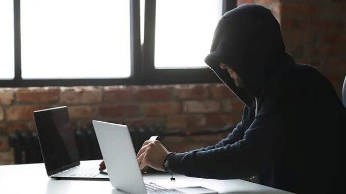 Adescato su sito d'incontri e rapinato, arrestati 4 ragazzi di Perugia