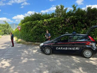 Ruba auto a Bastia, ladro arrestato dai Carabinieri dopo inseguimento